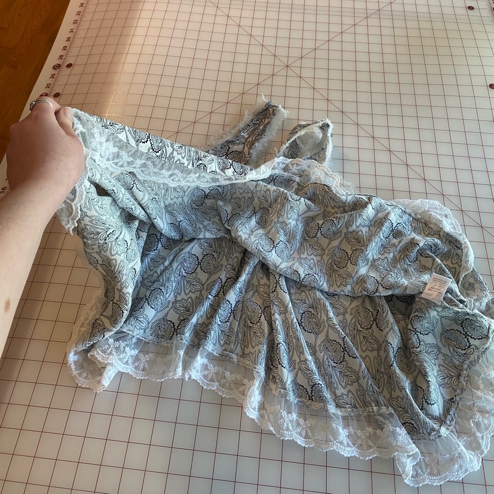 Altar’d State size xs light blue & white feather lace lined boho tank top - Picture 14 of 16